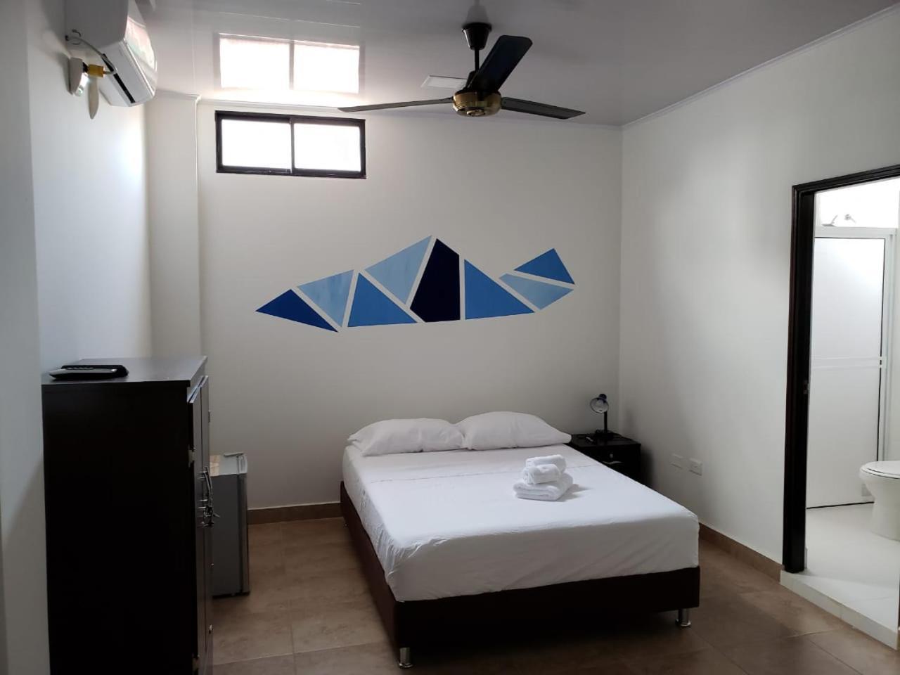 Hotel Puerto Azul Puerto Berrio Экстерьер фото